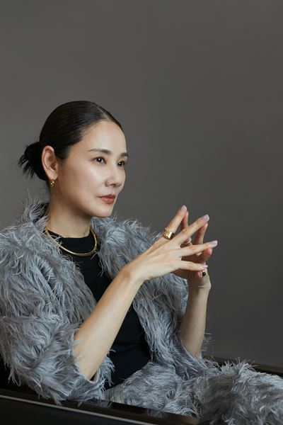 ブルータス、ハムレットを経て――吉田羊、シリーズ三作目で“悪の権化”『リチャード三世』に