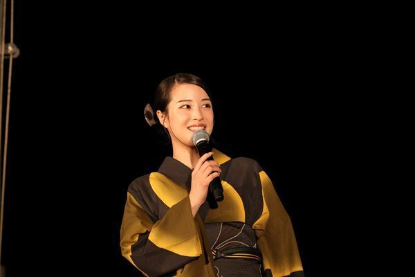 横浜流星×広瀬すず『汝、星のごとく』ロケ地・今治に凱旋！ 花火大会にサプライズ登壇も