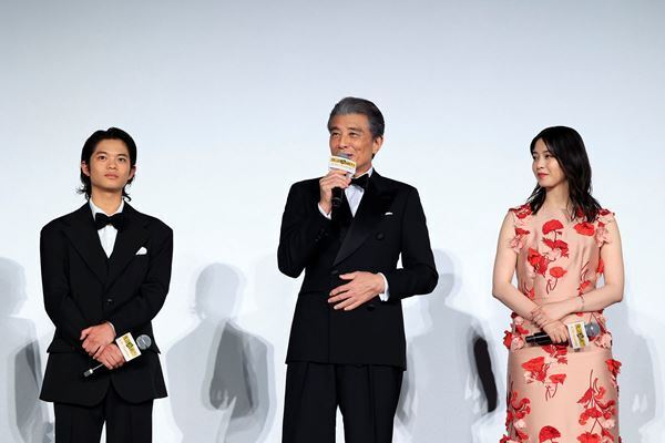西野七瀬が舘ひろしを蔑む!? 映画『免許返納!?』舞台挨拶で明かされた爆笑の役作りと裏話を公開