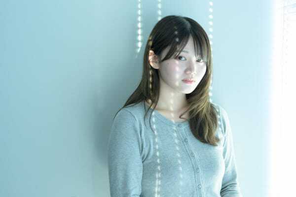二ノ宮ゆい、2年のフリー期間を経て新章突入へ「迷ったまま一歩進んでみる」──苦しみも肯定する新曲「理想論」インタビュー