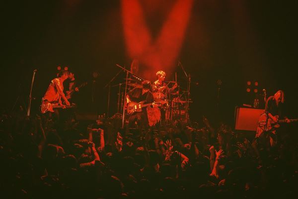 [Alexandros]、7年ぶりFCツアーでレア曲連発　「全部マイナーな曲ですがいいでしょうか！」