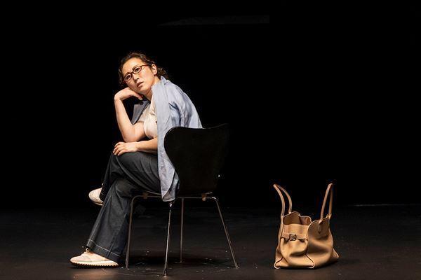 新国立劇場『ガールズ＆ボーイズ』真飛聖、増岡裕子それぞれの初日レポート＆新たに舞台写真10点が到着