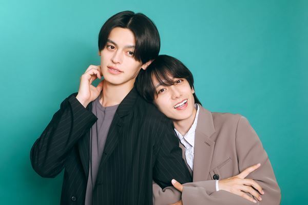 先生からの「カモフラージュ」を狙った学生時代！？ 小西詠斗＆元之介が語る、一番後ろの席の思い出と初共演の舞台裏