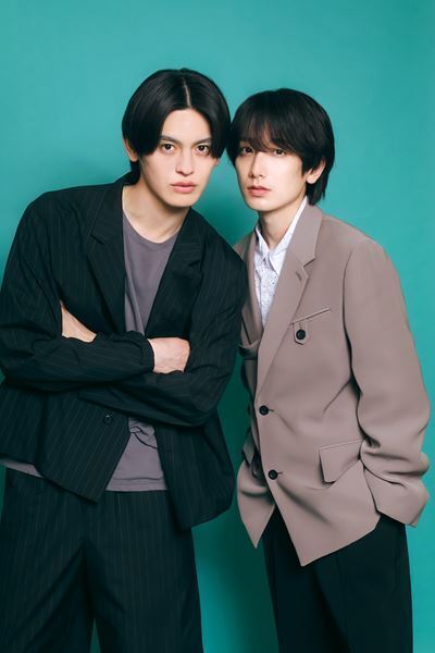 先生からの「カモフラージュ」を狙った学生時代！？ 小西詠斗＆元之介が語る、一番後ろの席の思い出と初共演の舞台裏