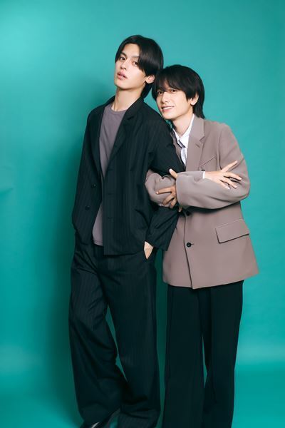 先生からの「カモフラージュ」を狙った学生時代！？ 小西詠斗＆元之介が語る、一番後ろの席の思い出と初共演の舞台裏