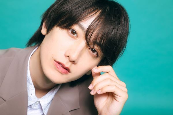 先生からの「カモフラージュ」を狙った学生時代！？ 小西詠斗＆元之介が語る、一番後ろの席の思い出と初共演の舞台裏