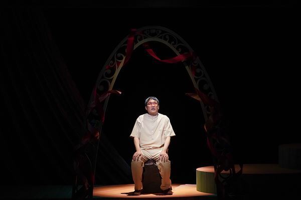 南キャン山里、妄想の深淵へ。シリーズ最新作『山里亮太の567』開幕（舞台写真あり）