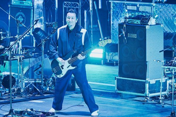 アジカン30周年、満場の有明アリーナが揺れた！「新世紀のラブソング」から始まった圧巻のステージ【オフィシャルレポート】