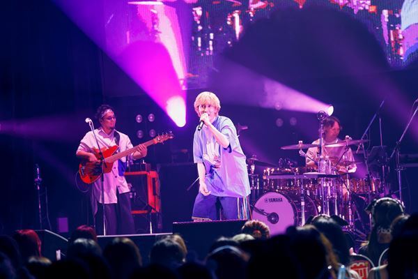 末吉9太郎、初ワンマンで全15曲披露　SMA所属を発表し「9月9日に何かやる」と予告【オフィシャルレポート】