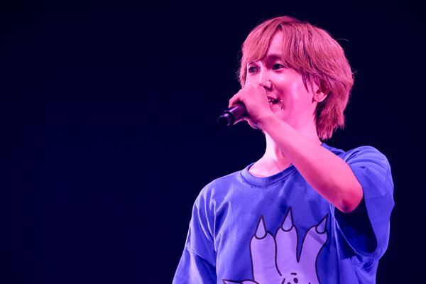 末吉9太郎、初ワンマンで全15曲披露　SMA所属を発表し「9月9日に何かやる」と予告【オフィシャルレポート】