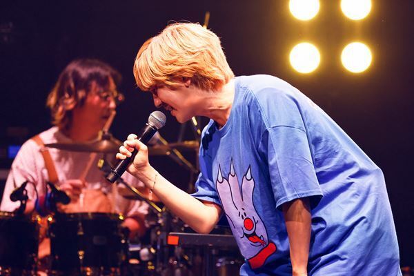 末吉9太郎、初ワンマンで全15曲披露　SMA所属を発表し「9月9日に何かやる」と予告【オフィシャルレポート】