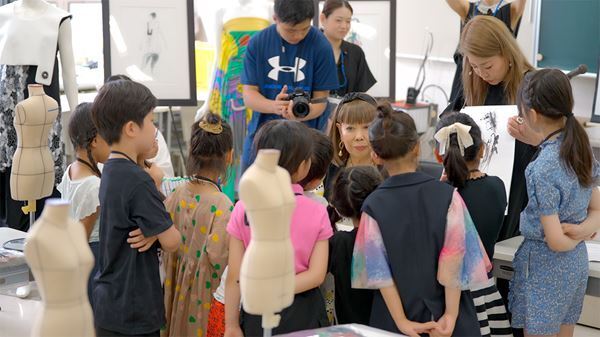 コシノヒロコ過去最大規模の展覧会が東京都現代美術館で開催　コレクション作品のほか絵画など多彩な表現が一堂に
