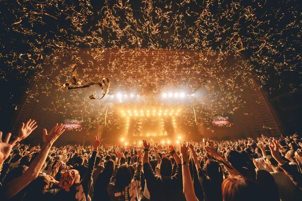 Ayumu Imazu、無限の才能を解放して5,000人を魅了した東京・国際フォーラム公演【オフィシャルレポート】