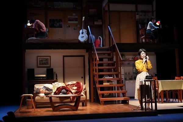 小林聡美「西池袋に嵐が吹き荒れます！」 伝説のドラマを舞台化した『岸辺のアルバム』開幕