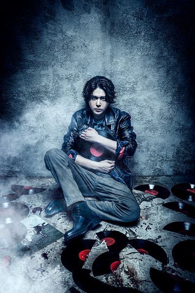 小瀧望が自由を切望する青年役に！ トム・ストッパードの傑作『ロックンロール』小川絵梨子の演出で上演決定