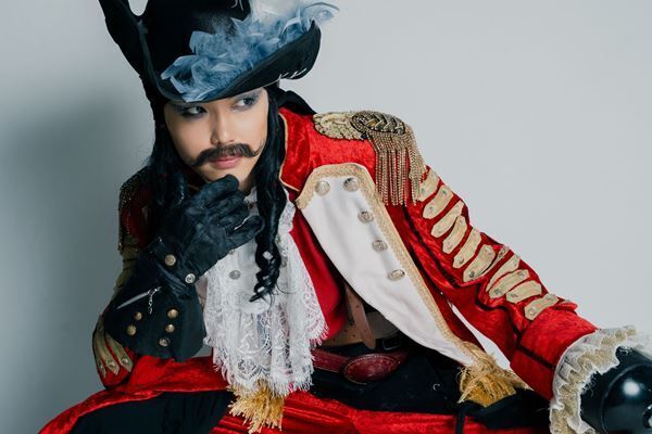 “愛される悪役”をめざして――内海啓貴、『ピーター・パン』フック船長への挑戦