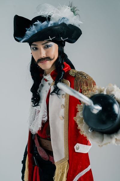 “愛される悪役”をめざして――内海啓貴、『ピーター・パン』フック船長への挑戦