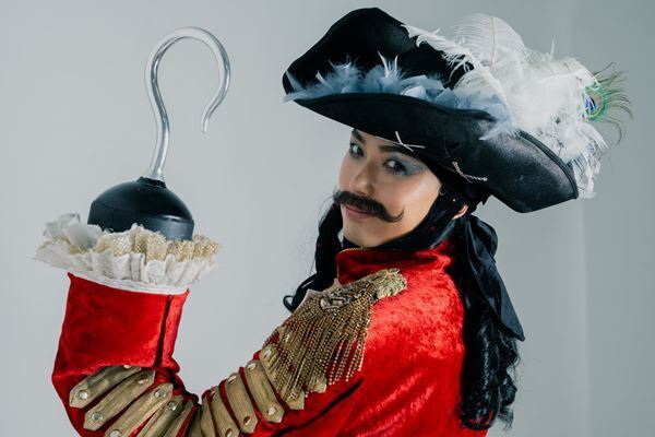 “愛される悪役”をめざして――内海啓貴、『ピーター・パン』フック船長への挑戦