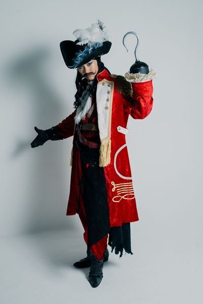 “愛される悪役”をめざして――内海啓貴、『ピーター・パン』フック船長への挑戦