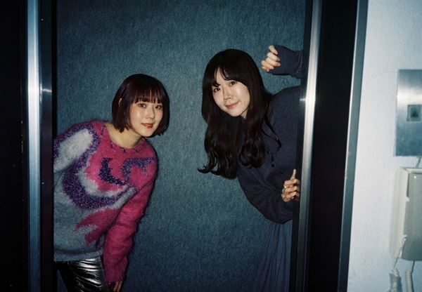 【インタビュー/フレンズ×Shiggy Jr.】ボーカル対談で明かす、対バンツアーへの期待と本音トーク「ポップスの良さ、強さを感じてほしい」