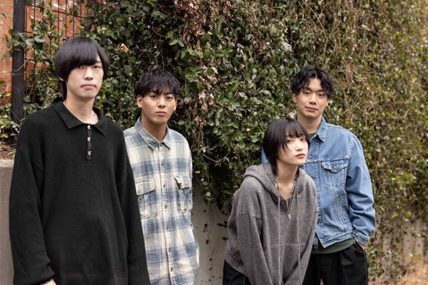 yutoriが明かすメジャーデビュー1年目の本音と音楽的成長――「弱い自分のままでもいい」ミニアルバム『心の微熱』に込めた等身大の思いとは