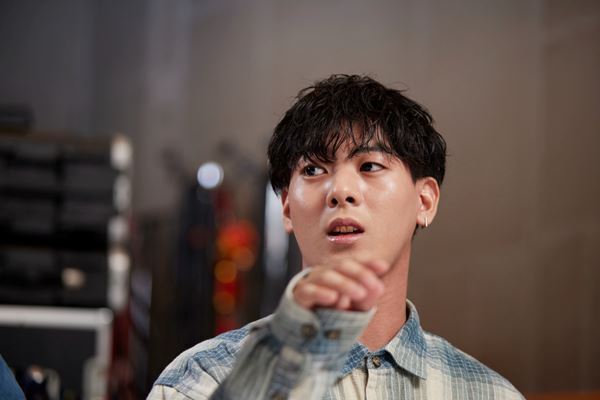 yutoriが明かすメジャーデビュー1年目の本音と音楽的成長――「弱い自分のままでもいい」ミニアルバム『心の微熱』に込めた等身大の思いとは