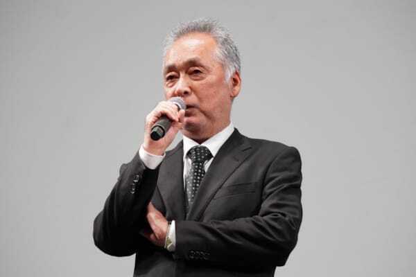 中島健人「特別な高揚感」雨のレッドカーペットに登場！ 第39回東京国際映画祭が開幕