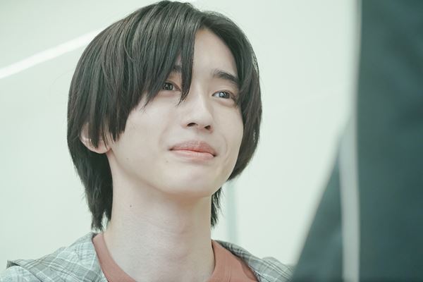 道枝駿佑と生見愛瑠が紡ぐ“10年の愛” 『君が最後に遺した歌』眩しい青春と涙の写真5点解禁