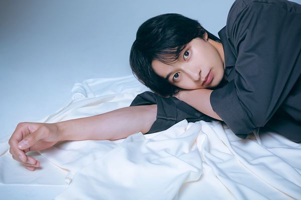 「プロにはなれない」と知ったあの日から。富本惣昭が『ブルーロック』で追いかけた高橋文哉の背中と“自分のエゴ”