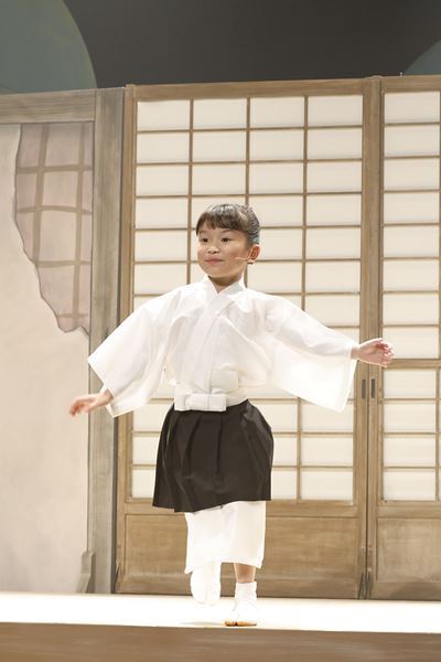 藤原紀香＆村方乃々佳が熱演！ 『まんが日本昔ばなし』劇場、舞台写真＆コメントが到着