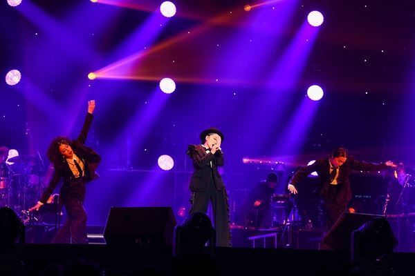 MISIAが見せた真骨頂！ ステージ転倒も演出に変え、MCなしで25曲を完唱した『星空のライヴXⅢ』東京公演【オフィシャルレポート】