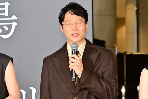 松村北斗＆今田美桜ら豪華キャストが登壇！『白鳥とコウモリ』完成披露試写会レポート