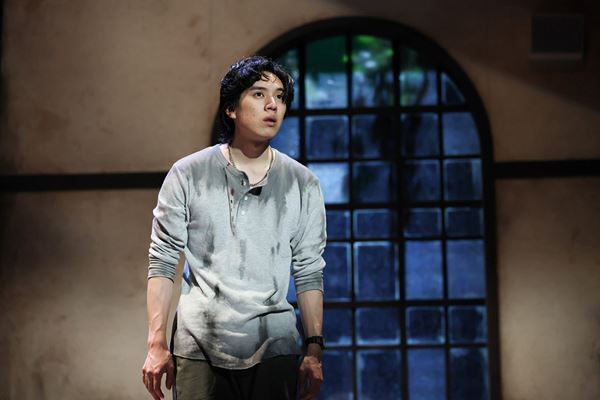 松雪泰子、坂東龍汰らが紡ぐ欲望の揺らぎ 『危険なワルツ』開幕コメント＆舞台写真が到着