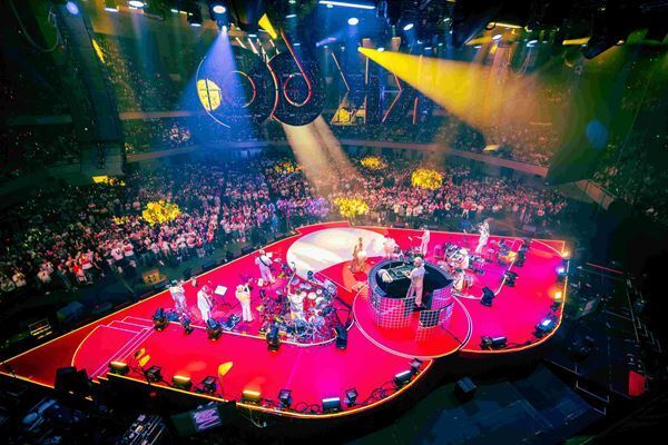 小泉今日子、初の単独日本武道館公演をWOWOWで全曲独占放送・配信決定