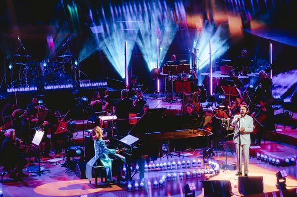 YOSHIKI、LA公演でジョシュ・グローバン＆KORN・ジョナサン・デイヴィスと共演　『VIOLET NIGHT』を日本語字幕版をWOWOWで放送・配信