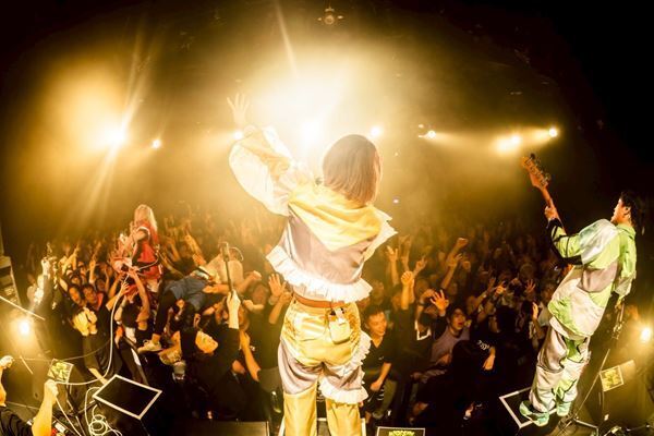 【Wienners 新体制ライブレポート】ついに始動！玉屋2060%が断言する新ボーカルYUURIが放つ圧倒的「フロントパーソン」の輝き！