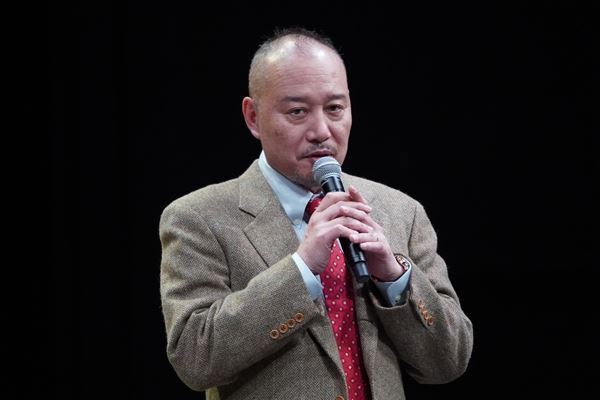 織山尚大、3年ぶり主演舞台『エクウス』開幕　初の東京グローブ座は「歴史を感じる素敵な劇場」