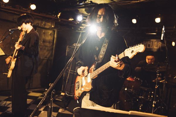 有島コレスケのソロプロジェクト・arko lemmingが7年ぶりのワンマンで魅せた、弾き語りからノイジーなファンクまでの実験的ステージをレポート！