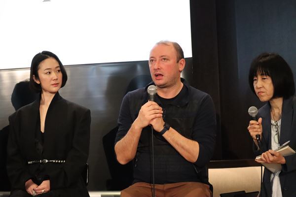 スマホが「新たな言語」に。古典の傑作が現代を映す鏡となる——。黒木華主演、舞台『NORA』制作発表レポート