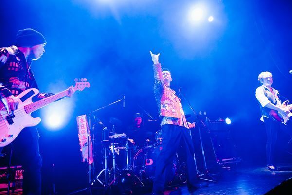 怒髪天・増子直純還暦ライブレポート──  祝福と涙の果てに“紅白”を想像させた夜