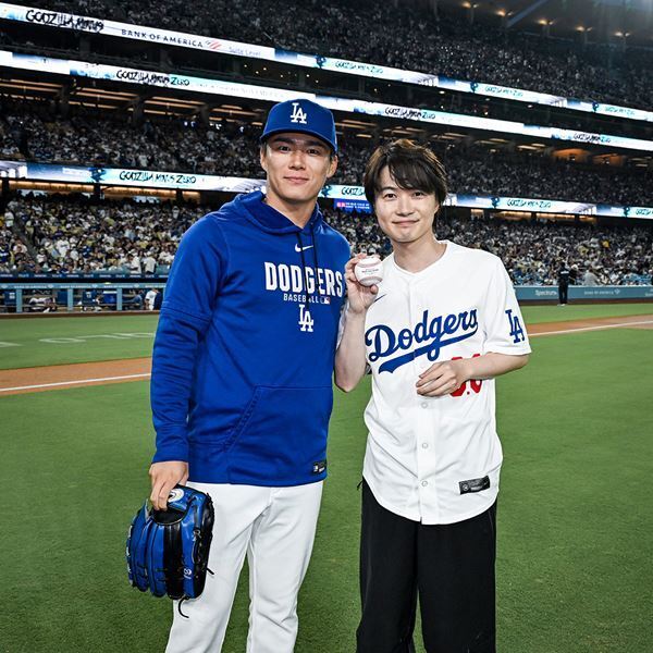 ノーバン投球＆流暢な英語で観客を魅了！ 神木隆之介が『ゴジラ-0.0』イベントでドジャース戦始球式に登板！