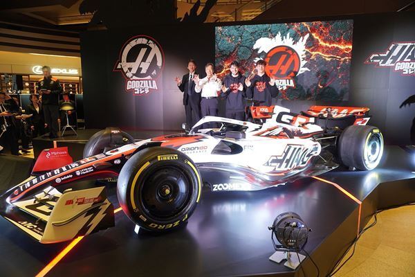 日本発「GODZILLA」とコラボしたF1マシンが世界初披露！ “怪獣王”が鈴鹿に降臨