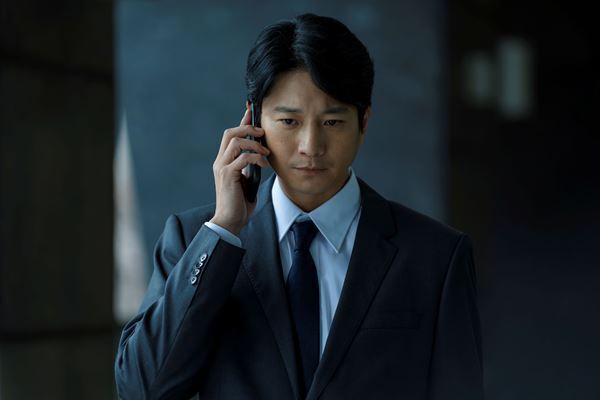向井理主演で製薬業界の光と影に迫る　久坂部羊による小説『MR』WOWOWでドラマ化