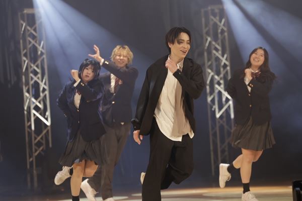 EXILE TETSUYA＆小森隼が松阪の中学生とサプライズ共演！ ダンスを通じてメッセージを届ける