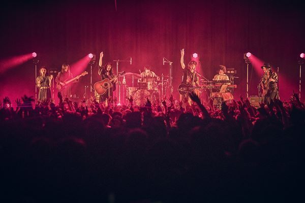 GLIM SPANKY『All the Greatest Buddies Tour 2025-2026』終幕！ラブサイケデリコを迎えたファイナル公演のオフィシャルレポート到着