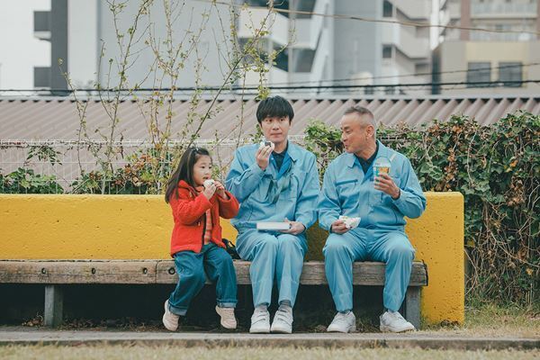 安田章大×のん『平行と垂直』兄妹の日常と転機を捉えた場面写真4点が解禁