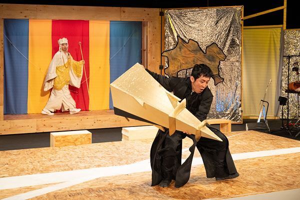 柄本時生、成河ら出演のKAATカナガワ・ツアー・プロジェクト第三弾の舞台写真が到着　長塚圭史「新作はパンクな芝居」