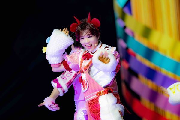 パンダドラゴン、２度目の日本武道館公演で「世界で一番ポップなアイドル」への進化を証明！32曲3時間の圧巻カーニバルをレポート