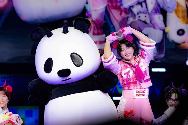 パンダドラゴン、２度目の日本武道館公演で「世界で一番ポップなアイドル」への進化を証明！32曲3時間の圧巻カーニバルをレポート