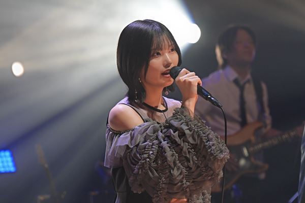 音楽番組『Spicy Sessions』最新回の収録レポート到着！MCの黒沢 薫と中西アルノの濃密なインタビューも公開